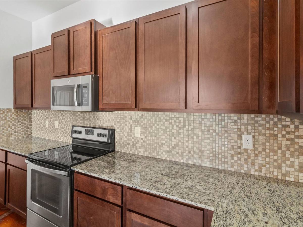 Townhouse for rent at 475 S Fretz Ave, Edmond, OK 73003