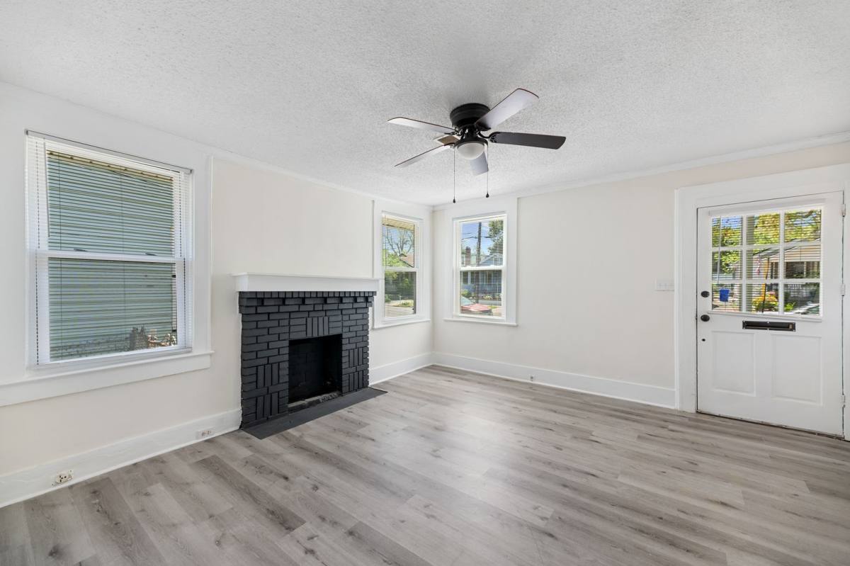 House for rent at 16 Gordon St, Charleston, SC 29403