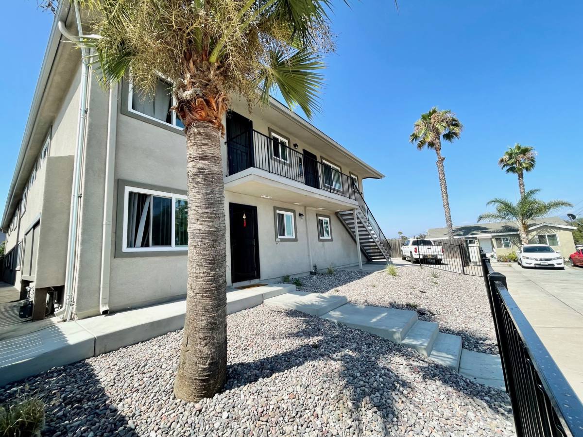 Apartment for rent at 1141 E 7th St, National City, CA 91950