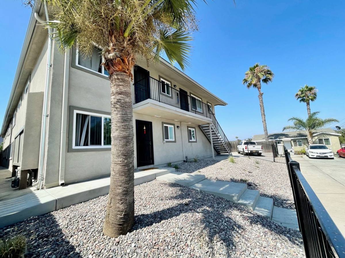 Apartment for rent at 1141 E 7th St, National City, CA 91950