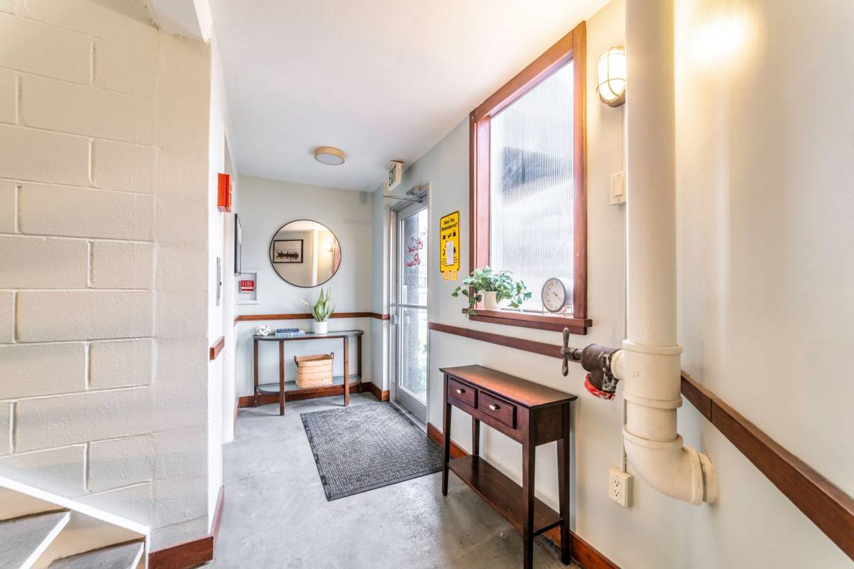 Apartment for rent at 5121 17th Ave NW, Seattle, WA 98107