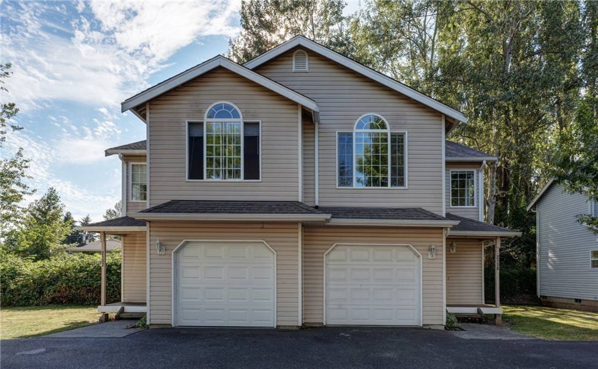 Townhouse for rent at 1316 & 1318 22nd St, Bellingham, WA 98225