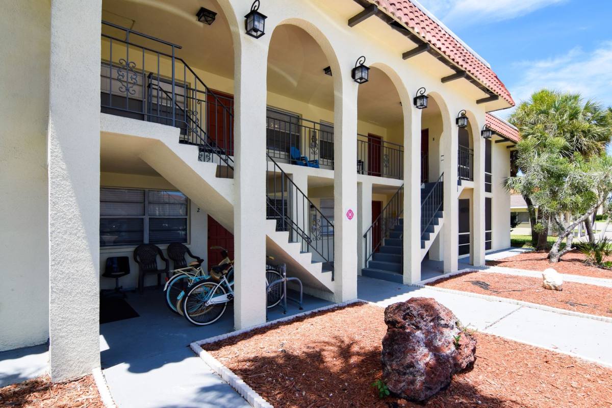 Apartment for rent at 8100 Blind Pass Rd, Saint Petersburg, FL 33706