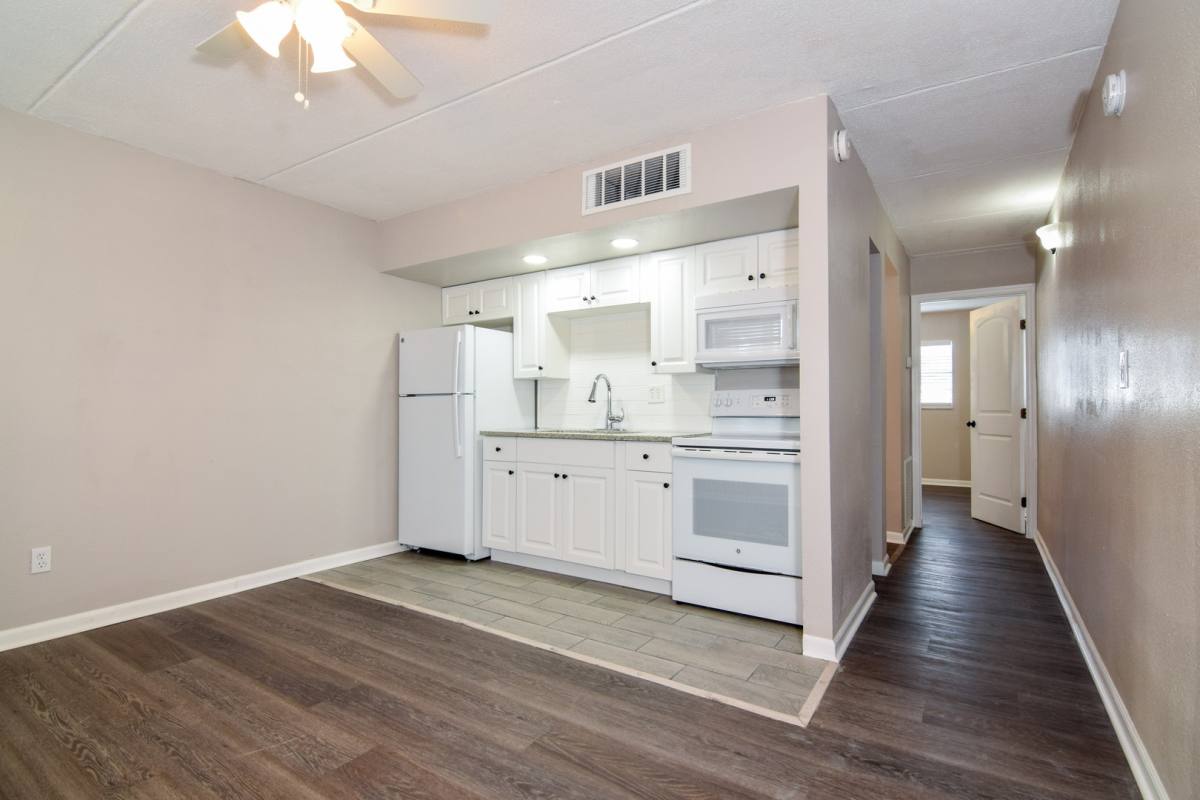 Apartment for rent at 8100 Blind Pass Rd, Saint Petersburg, FL 33706