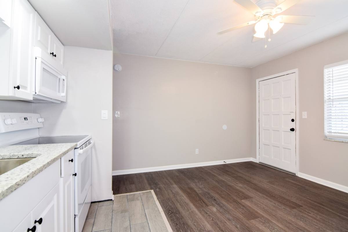 Apartment for rent at 8100 Blind Pass Rd, Saint Petersburg, FL 33706