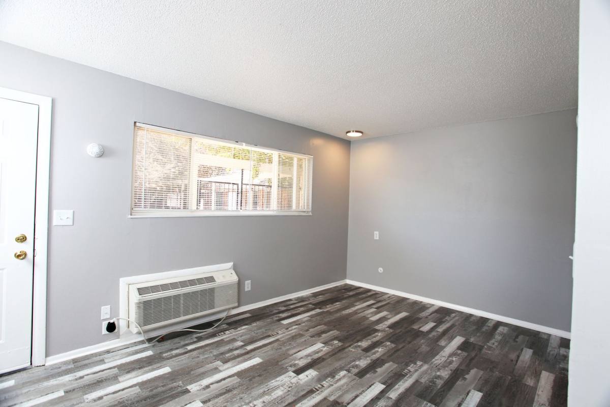 Apartment for rent at 2727 N Amidon, Wichita, KS 67214