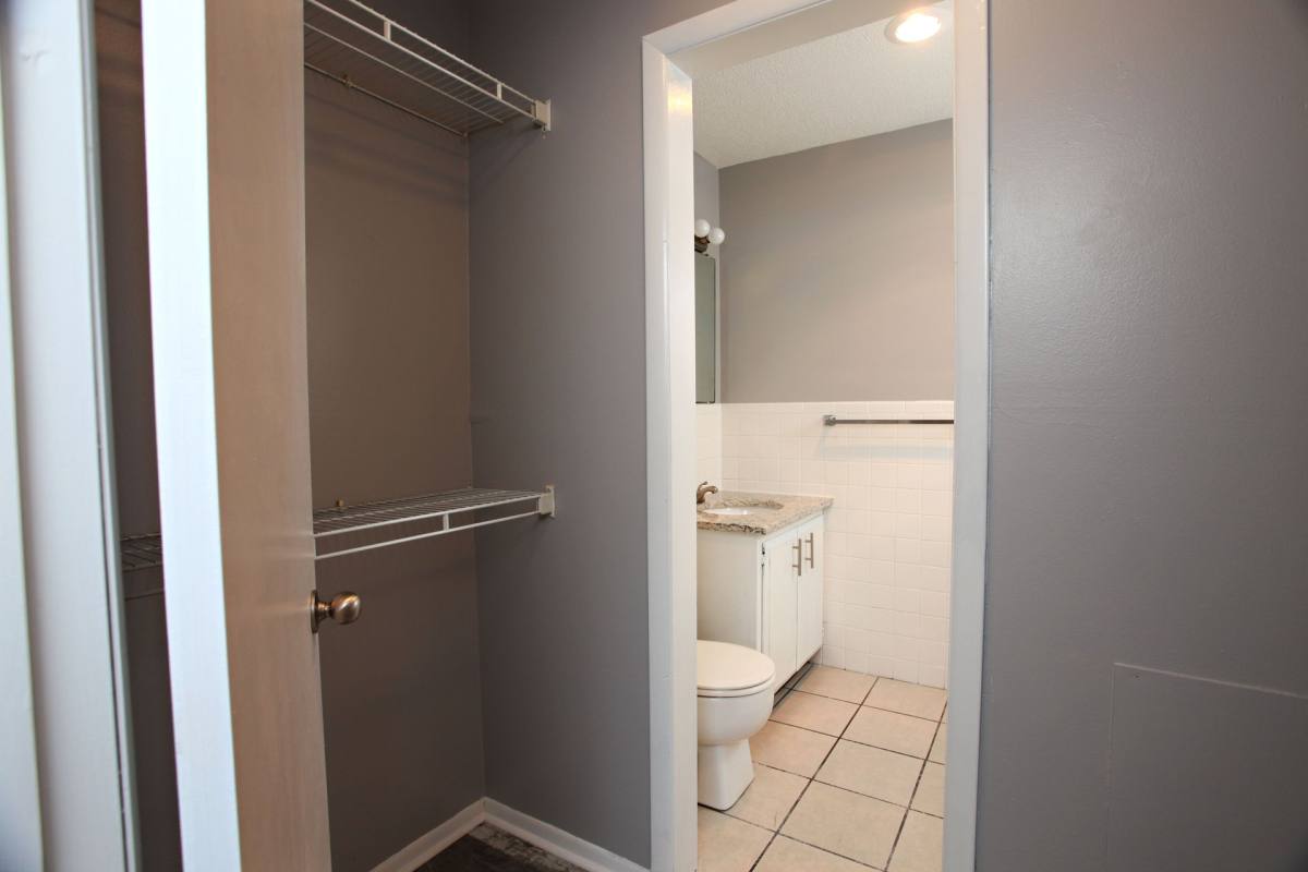 Apartment for rent at 2727 N Amidon, Wichita, KS 67214