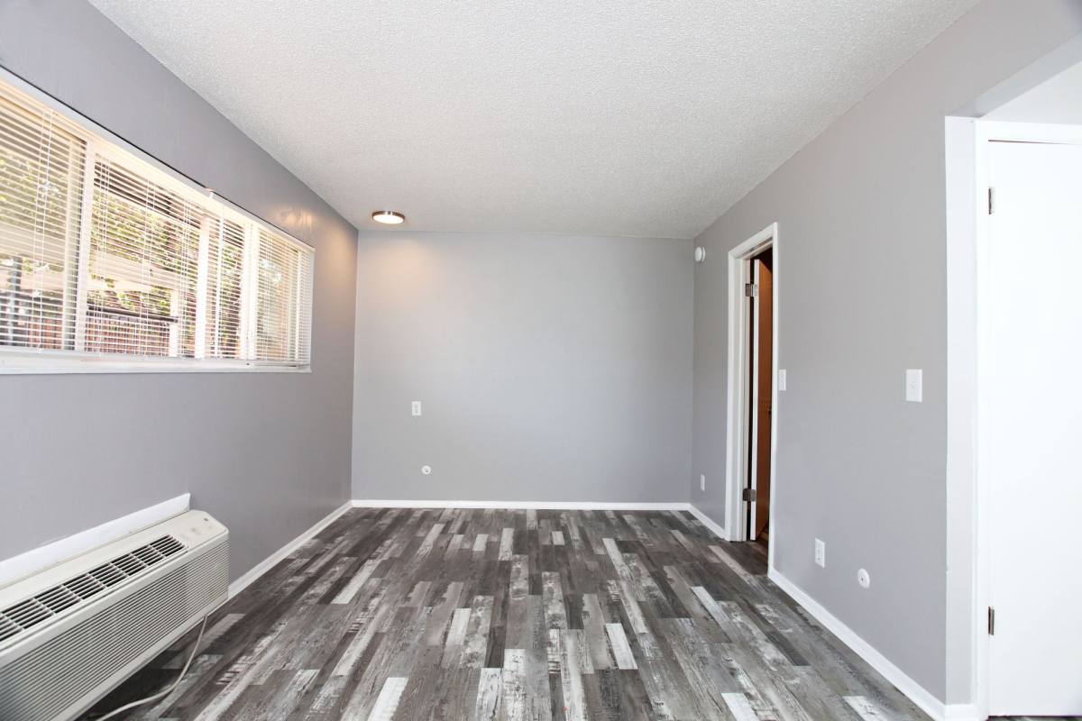 Apartment for rent at 2727 N Amidon, Wichita, KS 67214