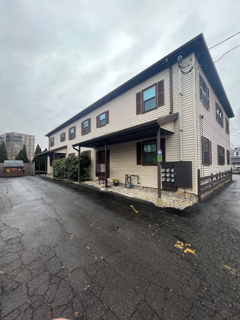 Apartment for rent at 541 Broad St, Meriden, CT 06450