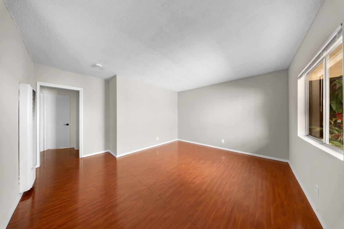 Apartment for rent at 833 Gardenia Ave, Long Beach, CA 90813