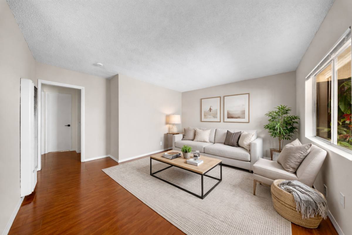 Apartment for rent at 833 Gardenia Ave, Long Beach, CA 90813
