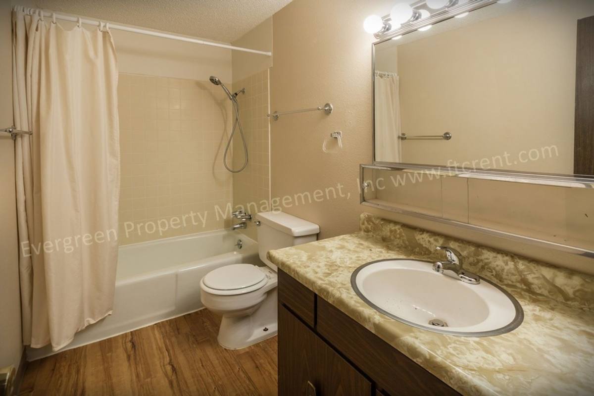 1707-1721 E 16th St, Loveland, CO 80538 - Townhouse for Rent - Image 2