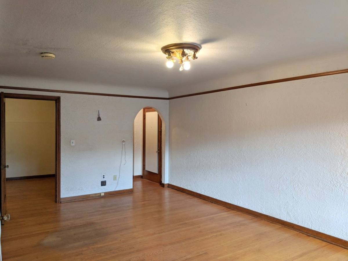 Condo for rent at 4235 Brooklyn Ave NE, Seattle, WA 98105