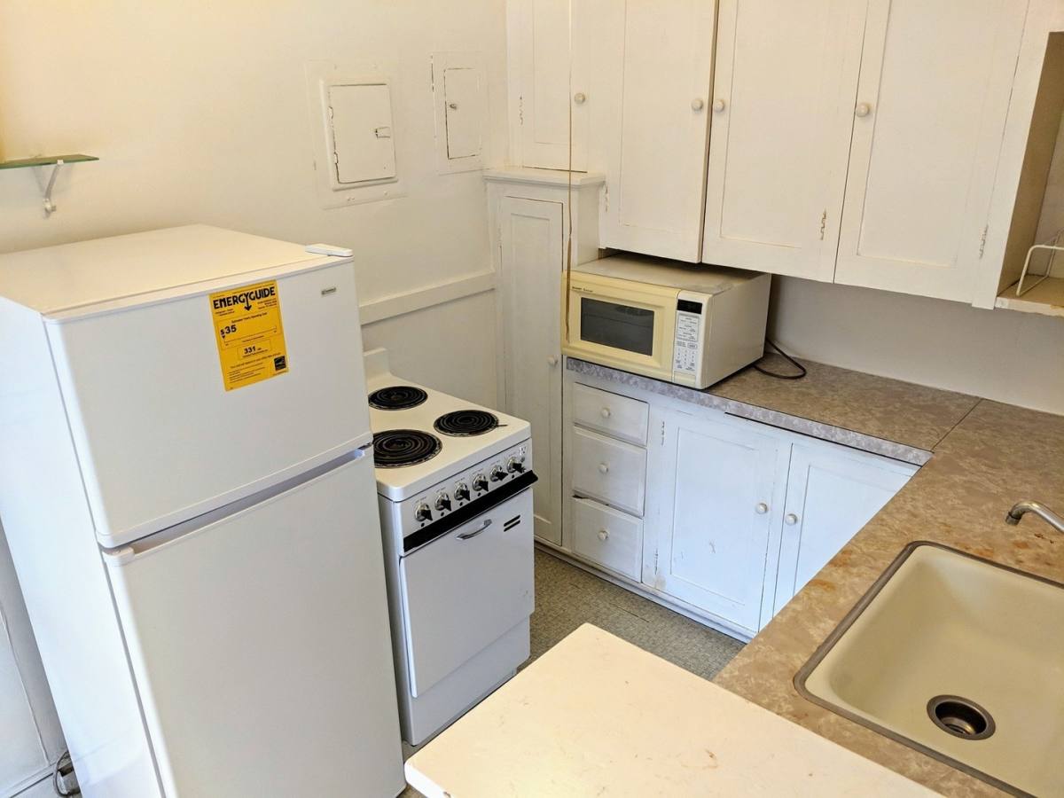 Condo for rent at 4235 Brooklyn Ave NE, Seattle, WA 98105