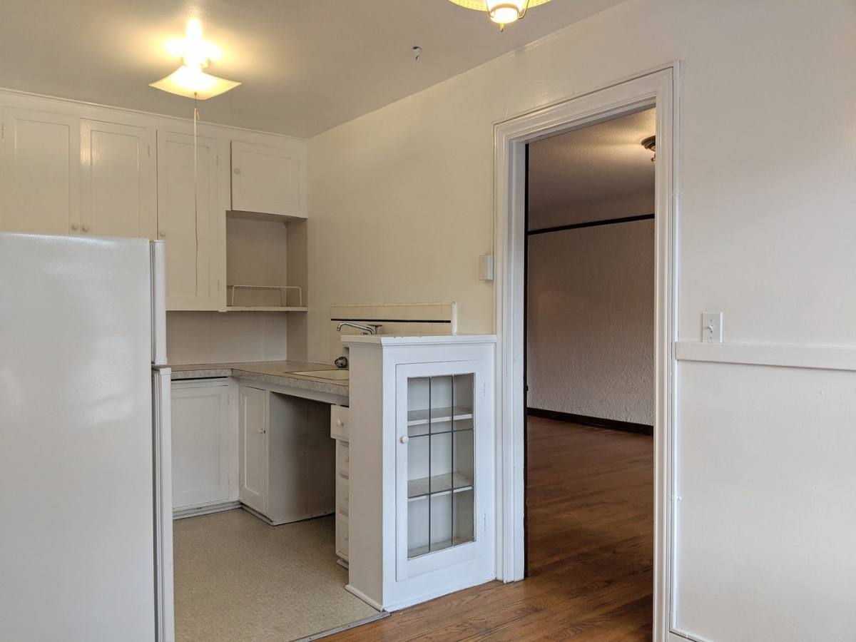 Condo for rent at 4235 Brooklyn Ave NE, Seattle, WA 98105