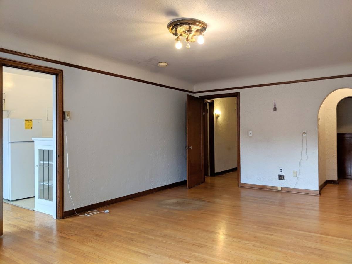 Condo for rent at 4235 Brooklyn Ave NE, Seattle, WA 98105