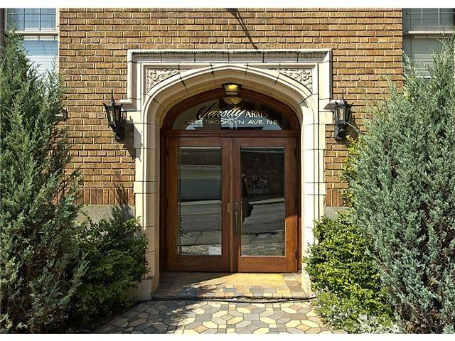 Condo for rent at 4235 Brooklyn Ave NE, Seattle, WA 98105