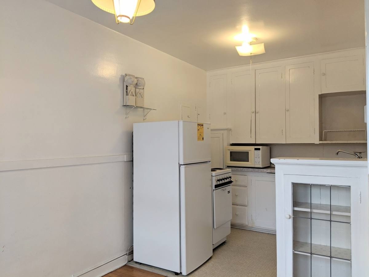 Condo for rent at 4235 Brooklyn Ave NE, Seattle, WA 98105