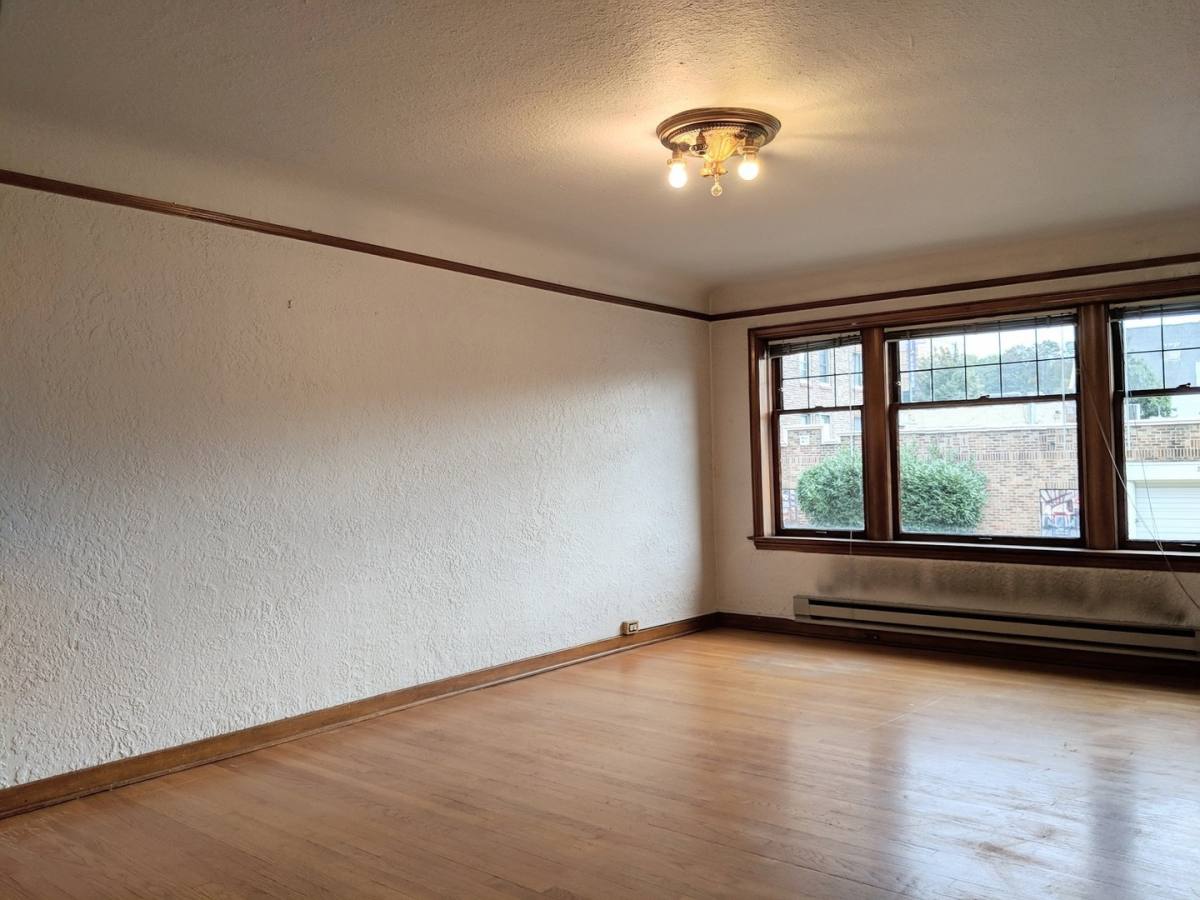 Condo for rent at 4235 Brooklyn Ave NE, Seattle, WA 98105