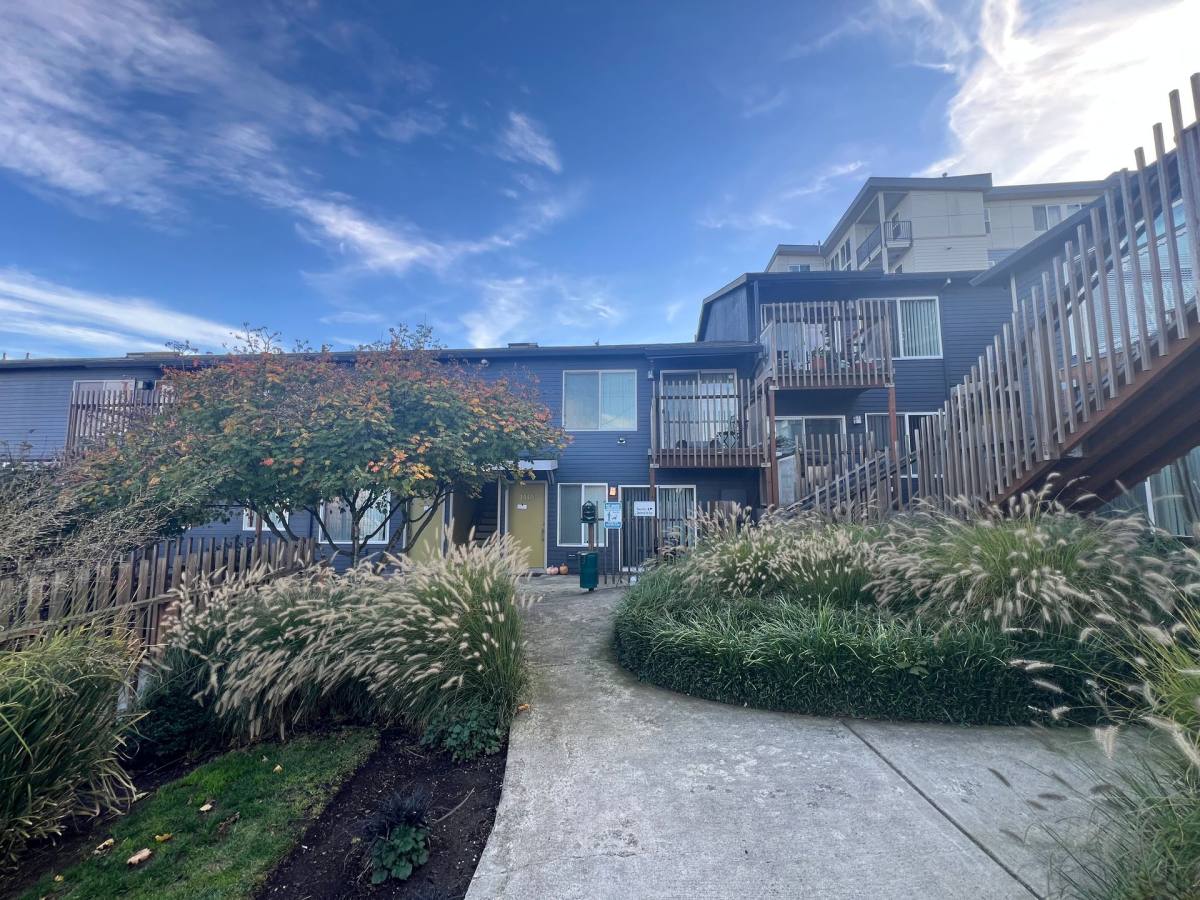 Apartment for rent at 1424 SE Holgate Blvd, Portland, OR 97202