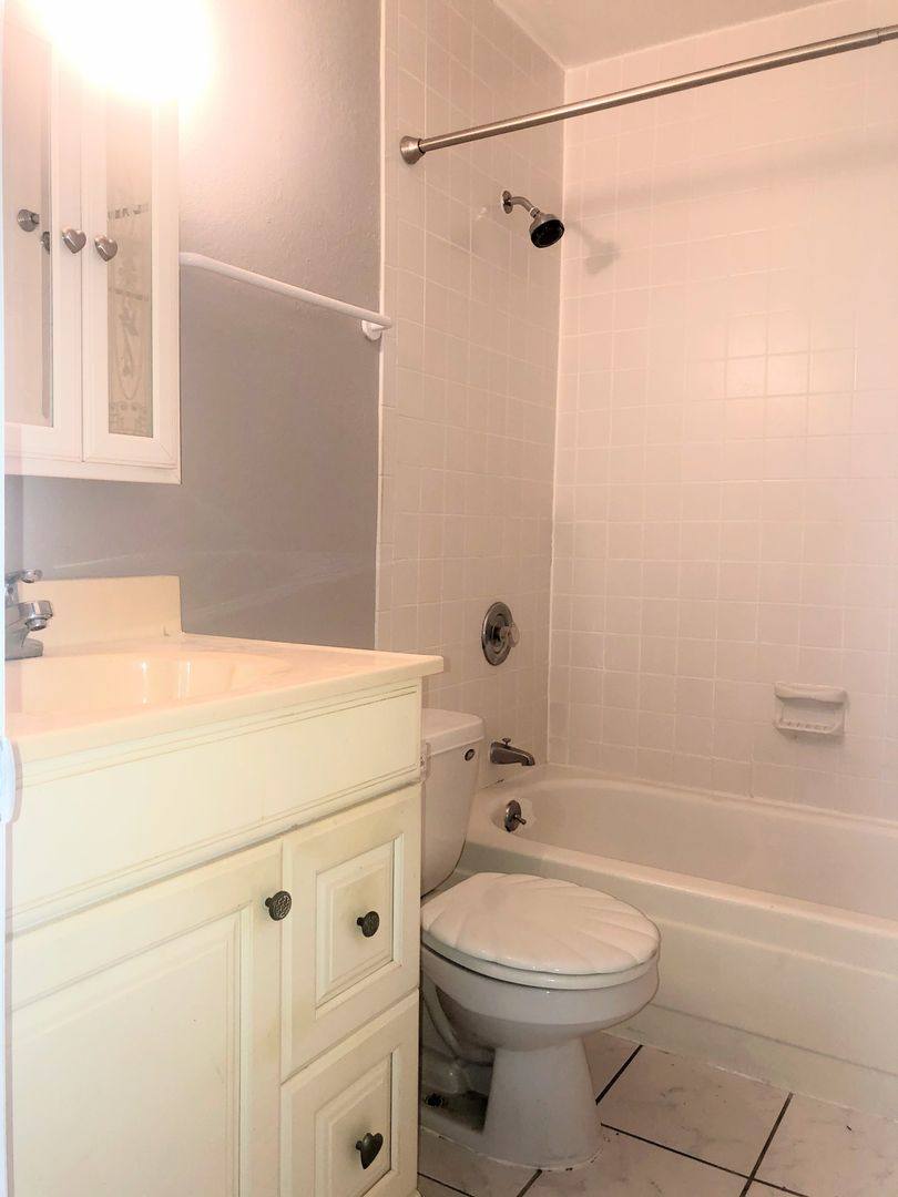 Apartment for rent at 5942 Peregrine Ave, Orlando, FL 32819