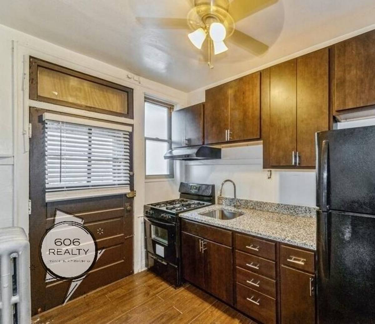 Apartment for rent at 118 S Austin, Oak Park, IL 60304