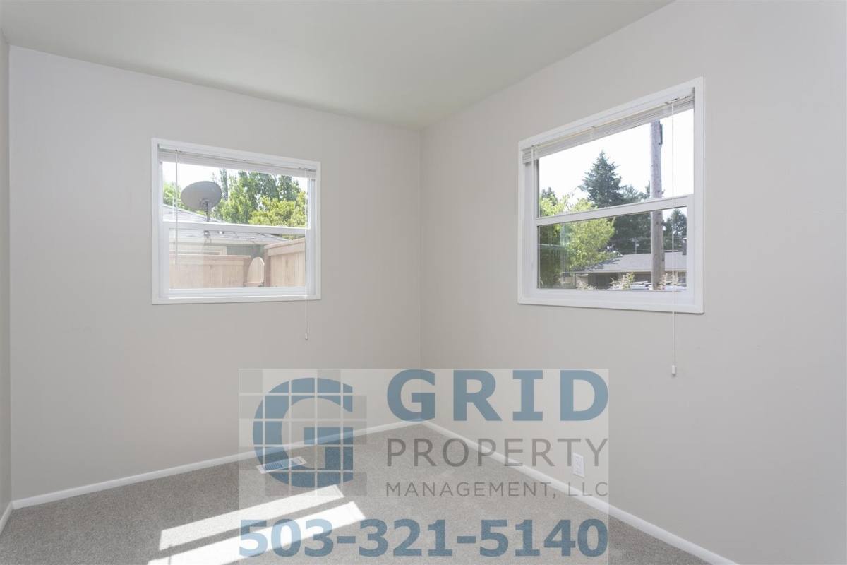 House for rent at 336 NE 128th Ave, Portland, OR 97230