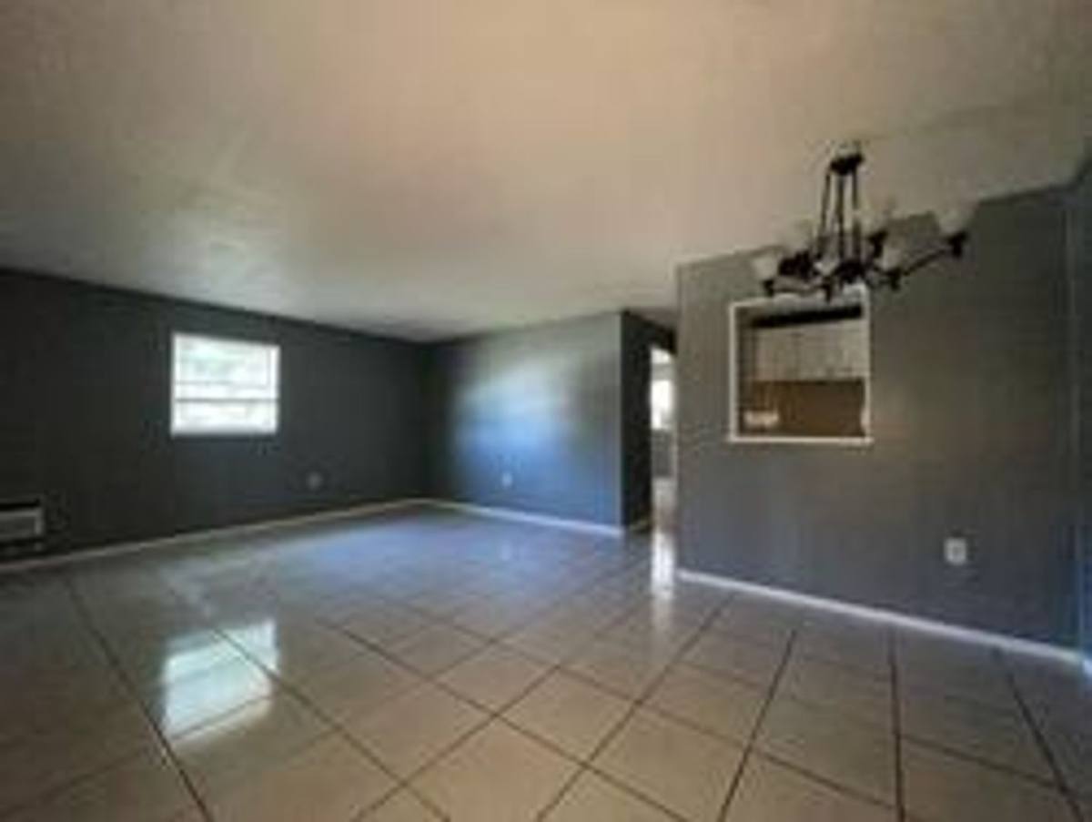 Apartment for rent at 2210 Thonotosassa Rd, Plant City, FL 33563