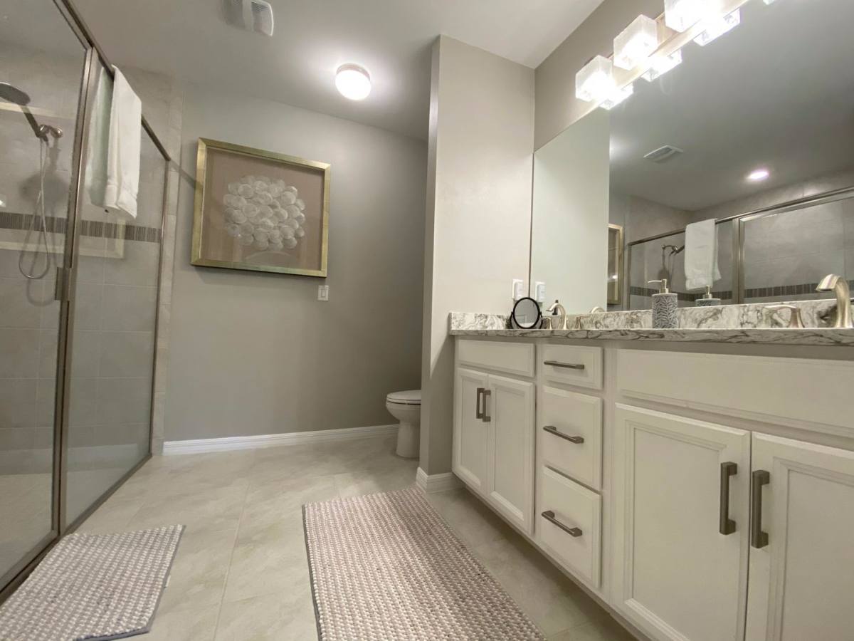 Apartment for rent at 14639 Edgewater Circle, Naples, FL 34114