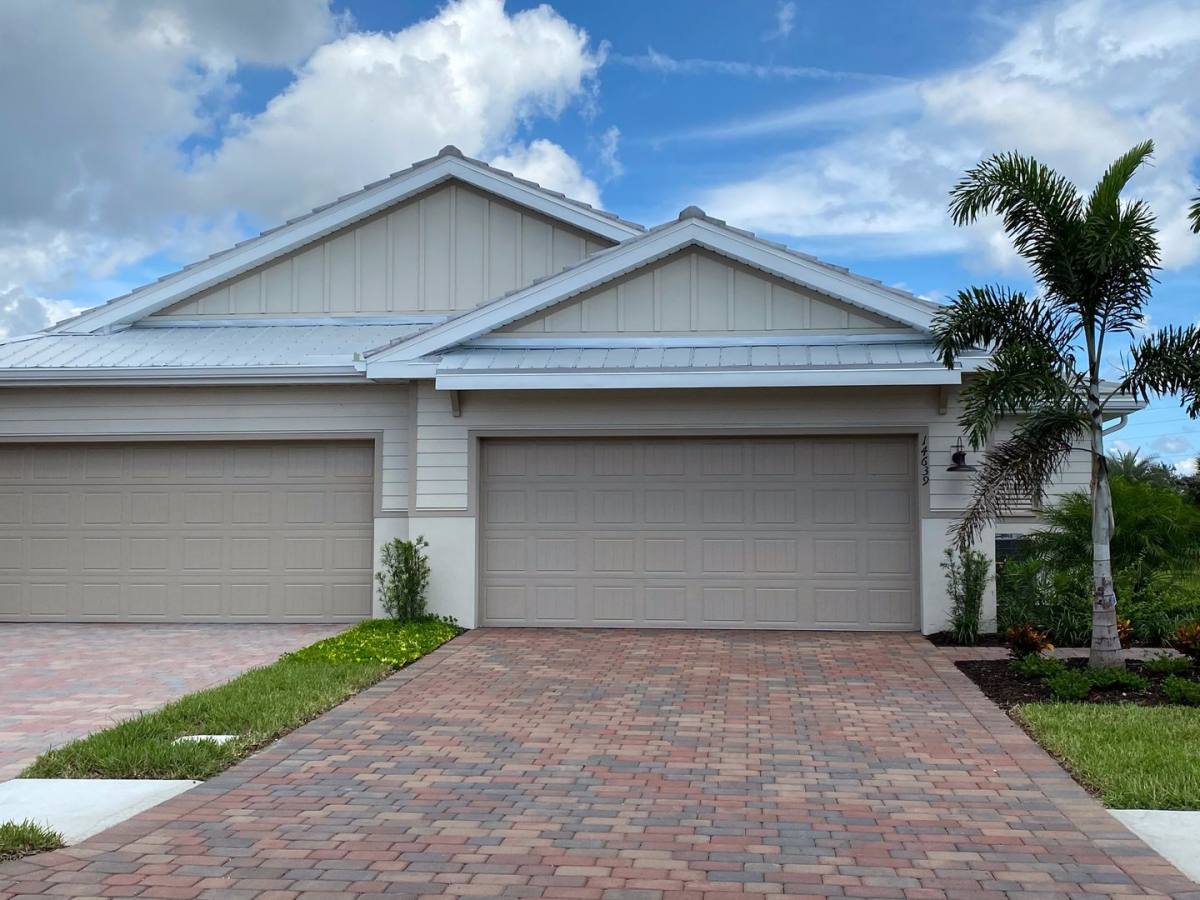 Apartment for rent at 14639 Edgewater Circle, Naples, FL 34114