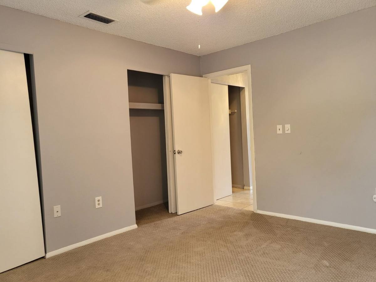 Condo for rent at 2721 Hidden Lake Blvd, Sarasota, FL 34237