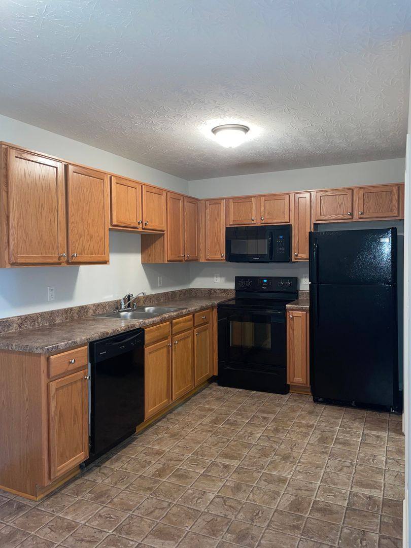 Apartment for rent at 367 Upper Stone Ave #G, Bowling Green, KY 42101