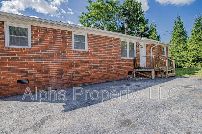 Apartment for rent at 105 Foster Circle #7, Greer, SC 29651