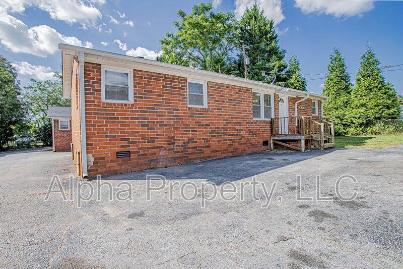 Apartment for rent at 105 Foster Circle #7, Greer, SC 29651