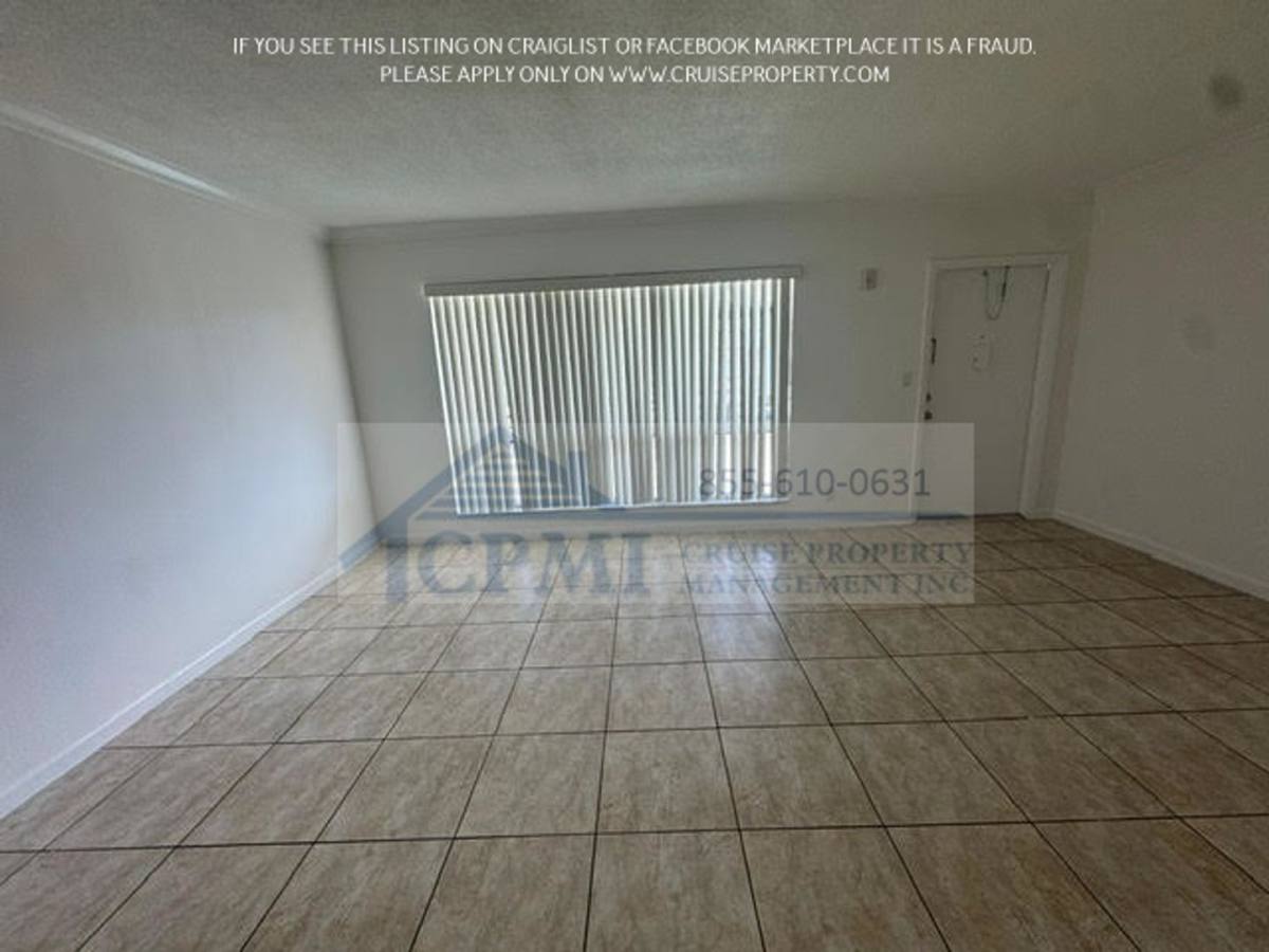 Apartment for rent at 532 S Crescent Dr, Hollywood, FL 33021