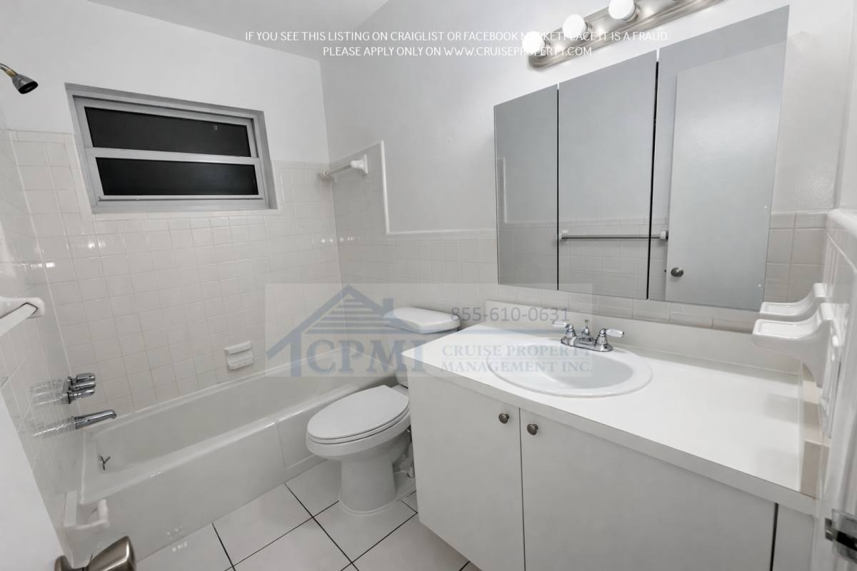 Apartment for rent at 532 S Crescent Dr, Hollywood, FL 33021