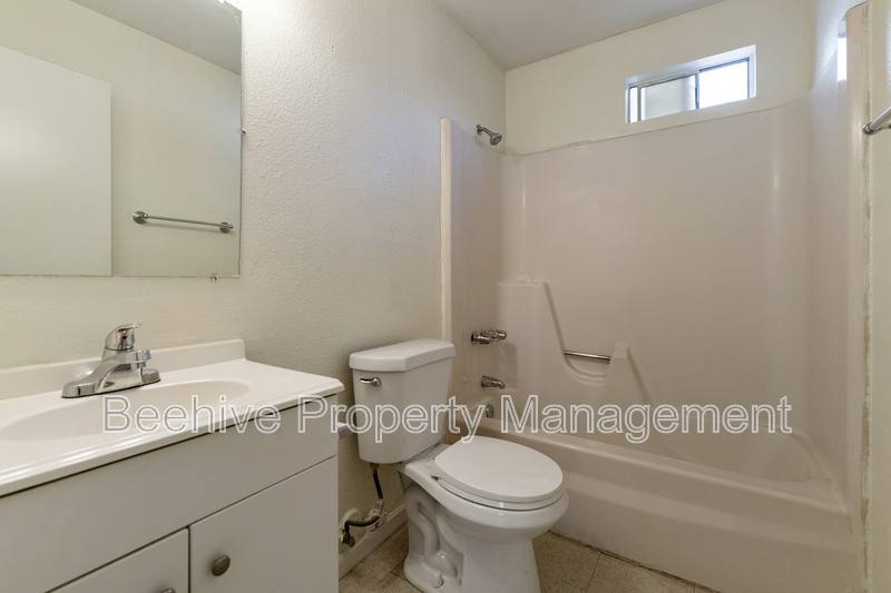 Apartment for rent at 1040 N 28th St #8, Phoenix, AZ 85008
