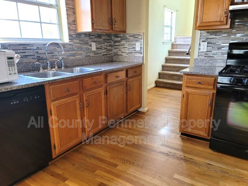 Townhouse for rent at 3758 Meadow Creek Dr, Peachtree Corners, GA 30092