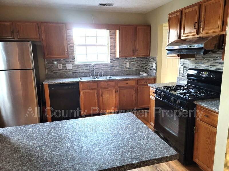 Townhouse for rent at 3758 Meadow Creek Dr, Peachtree Corners, GA 30092