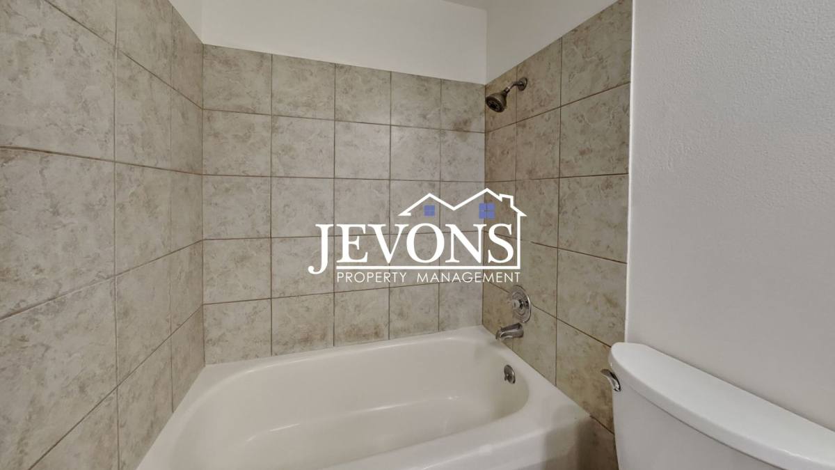Apartment for rent at 2414 N St NE, Auburn, WA 98002