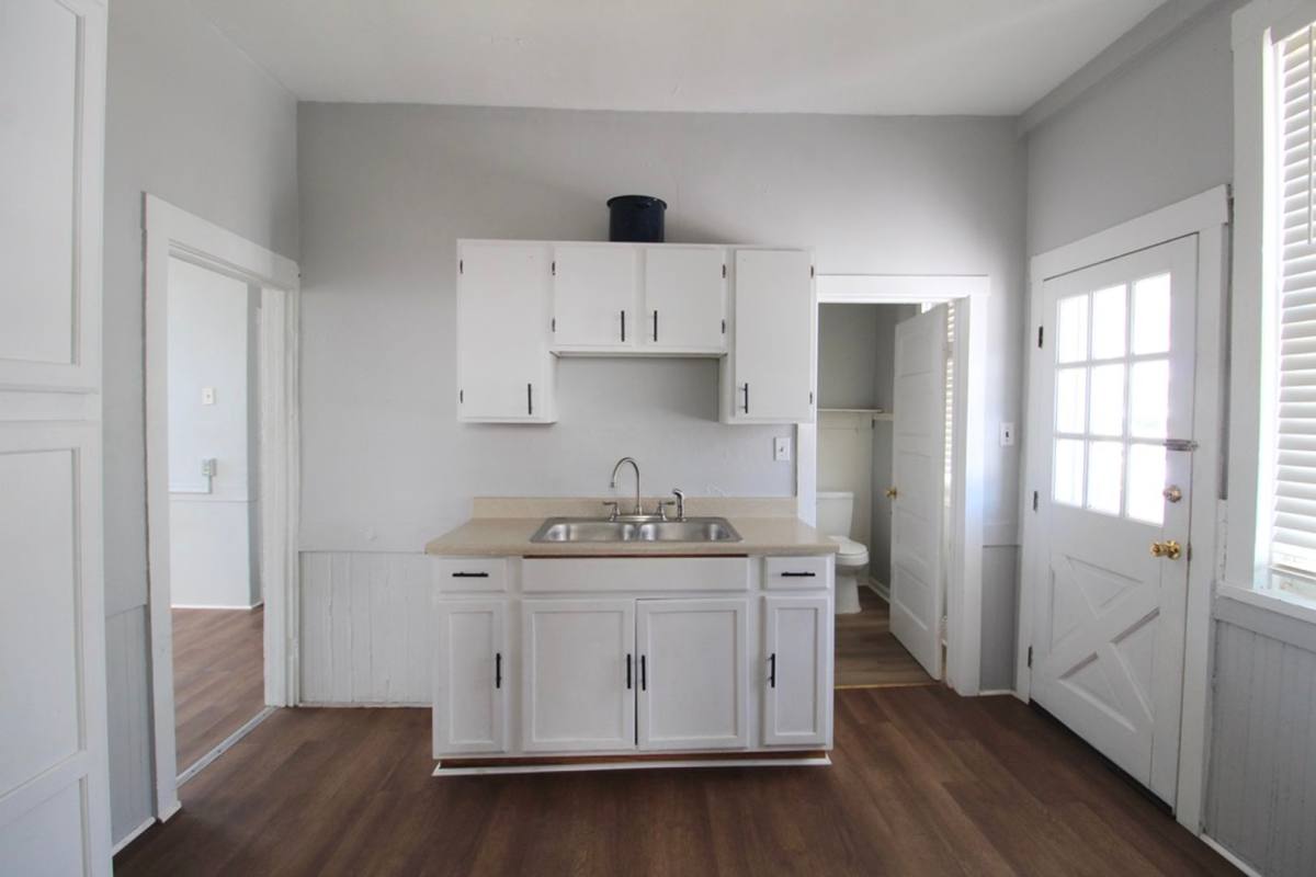 Apartment for rent at 98 Lee Ave, Elkton, VA 22827