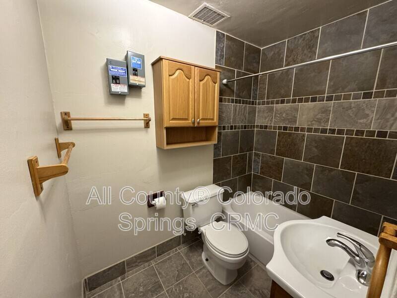 Apartment for rent at 1431 W Kiowa St #2, Colorado Springs, CO 80904