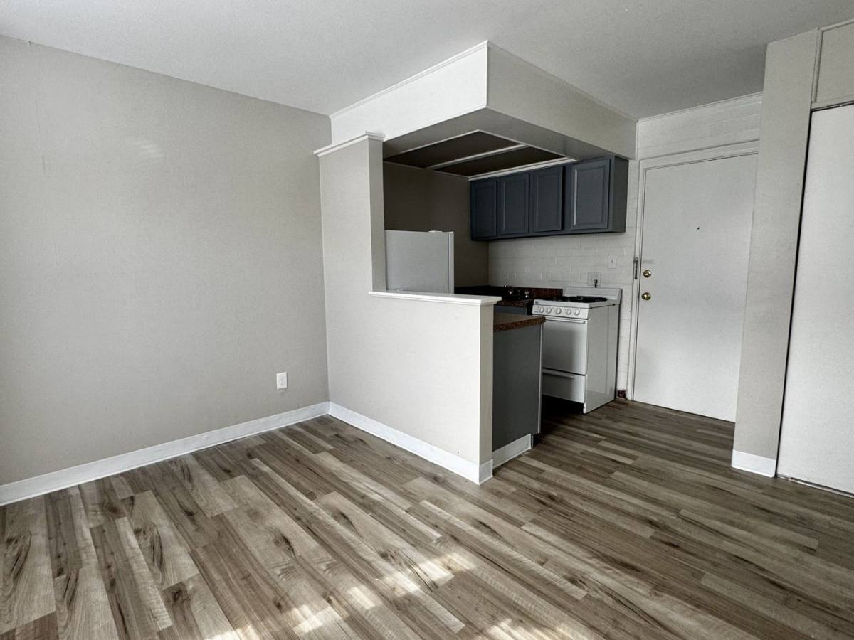 Apartment for rent at 1330 W 5th Ave, Columbus, OH 43212