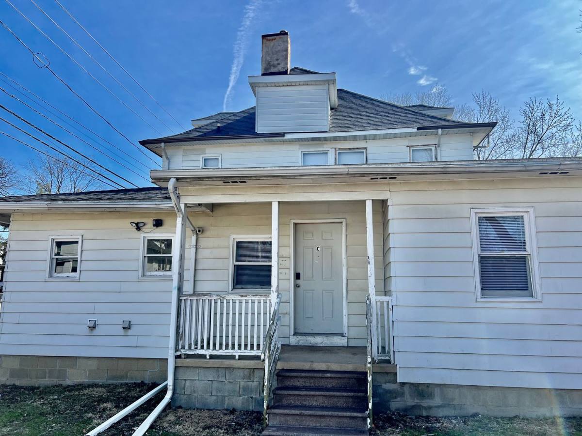 Apartment for rent at 601 S Clayton, Bloomington, IL 61701