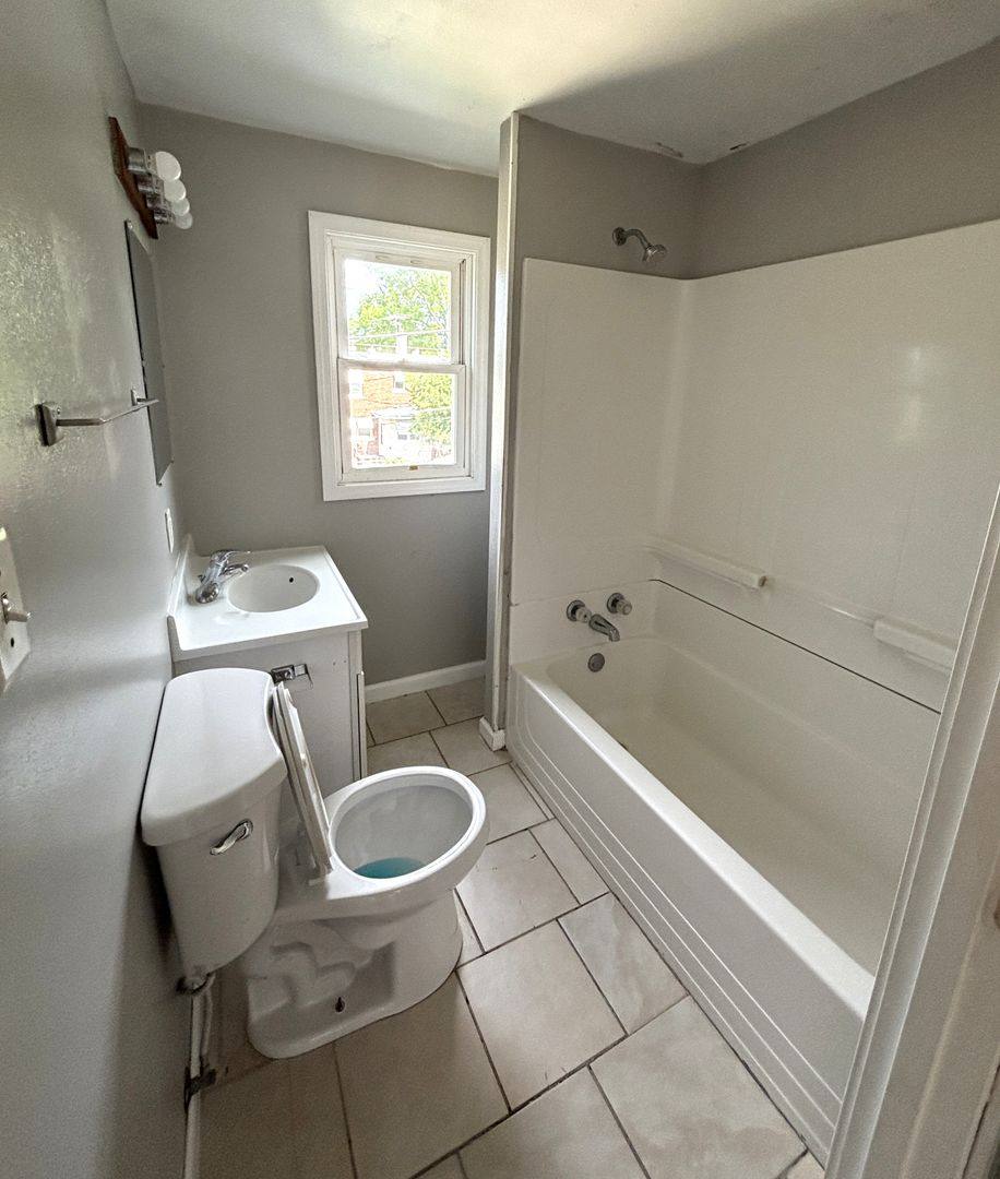 Townhouse for rent at 1254 W Mullan Ave, Waterloo, IA 50701