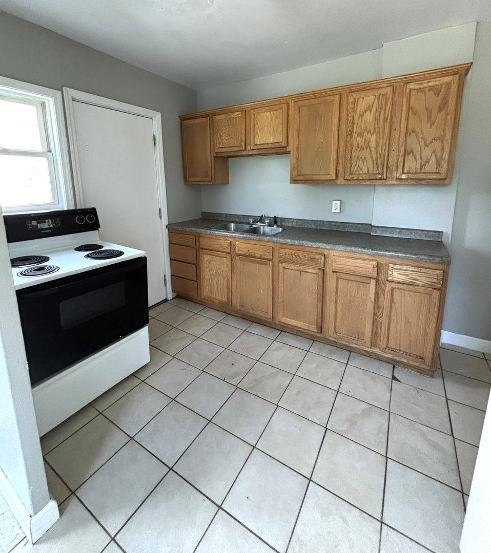 Townhouse for rent at 1254 W Mullan Ave, Waterloo, IA 50701