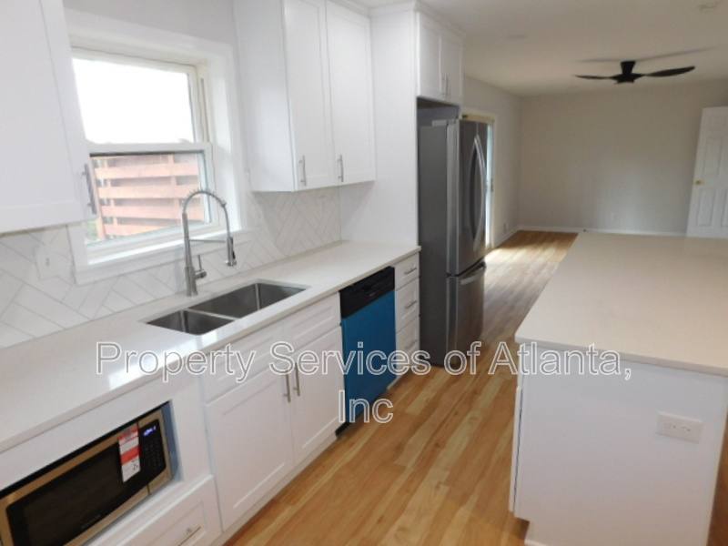 House for rent at 2407 Summerland Dr, Decatur, GA 30032