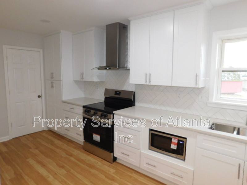 House for rent at 2407 Summerland Dr, Decatur, GA 30032