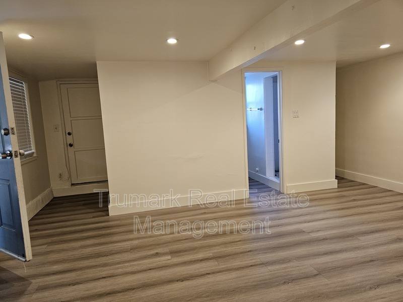 Apartment for rent at 2405 Honolulu Ave #A, Montrose, CA 91020