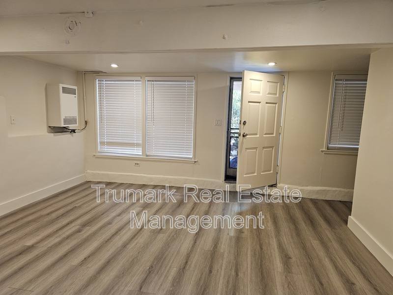 Apartment for rent at 2405 Honolulu Ave #A, Montrose, CA 91020